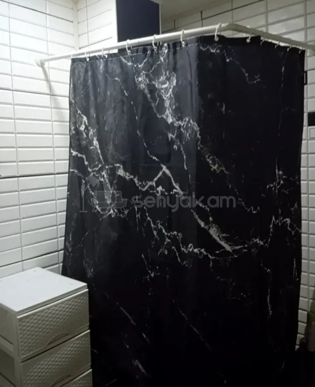 3 Սենյականոց Բնակարան Քարե Շենքում, 60քմ, 1/5 հարկ, Նորմալ Վիճակում