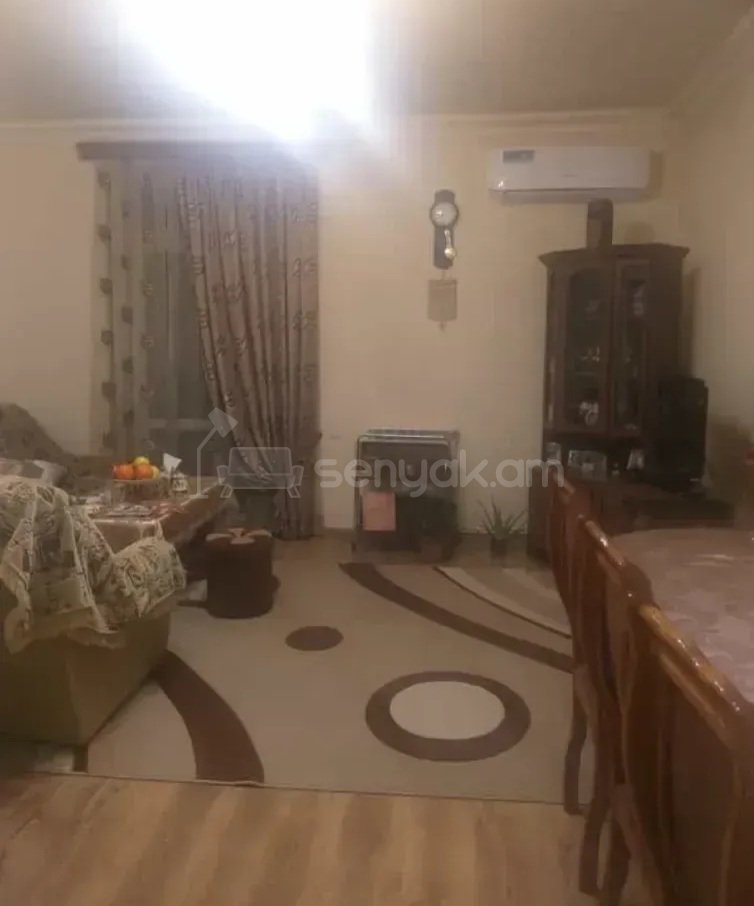 3 Սենյականոց Բնակարան Քարե Շենքում, 70քմ, 4/4 հարկ, Կապիտալ Վերանորոգված, Կահավորված