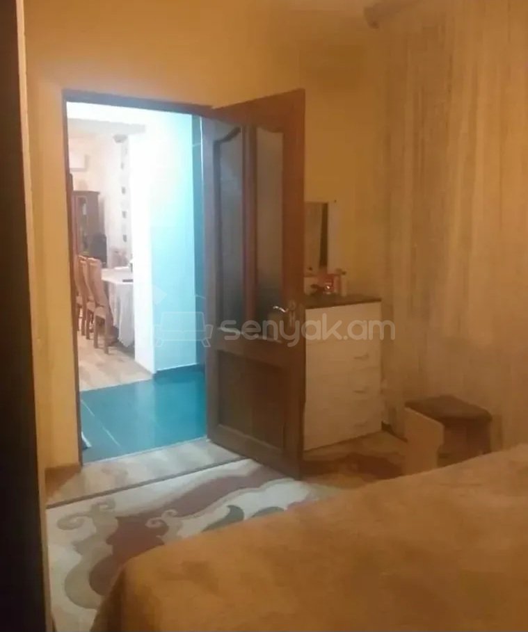 3 Սենյականոց Բնակարան Քարե Շենքում, 70քմ, 4/4 հարկ, Կապիտալ Վերանորոգված, Կահավորված
