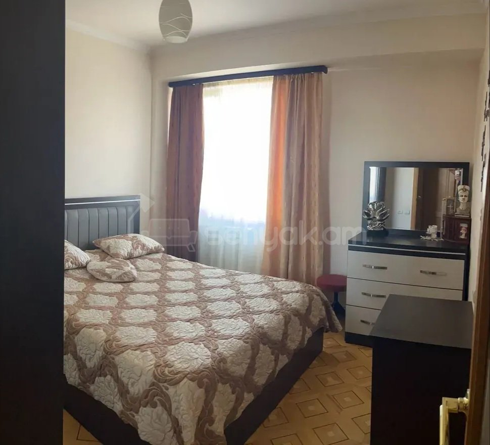 3 Սենյականոց Բնակարան Քարե Շենքում, 76քմ, 5/9 հարկ, Կապիտալ Վերանորոգված, Կահավորված
