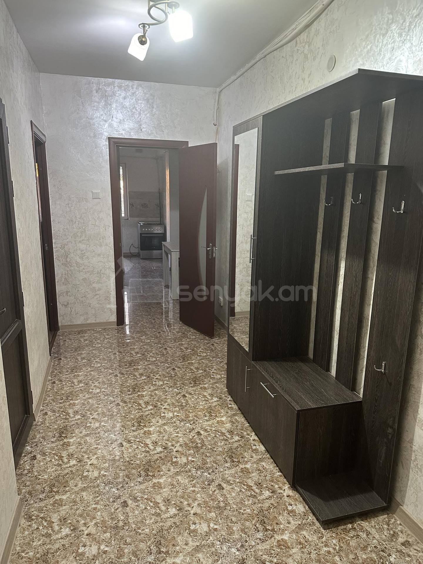 3 Սենյականոց Բնակարան, 60քմ, 2/9 հարկ, Նորմալ Վիճակում, Կահավորված