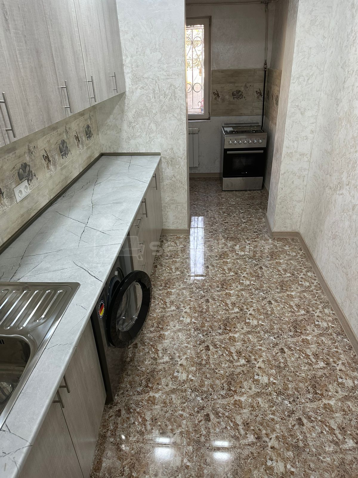 3 Սենյականոց Բնակարան, 60քմ, 2/9 հարկ, Նորմալ Վիճակում, Կահավորված