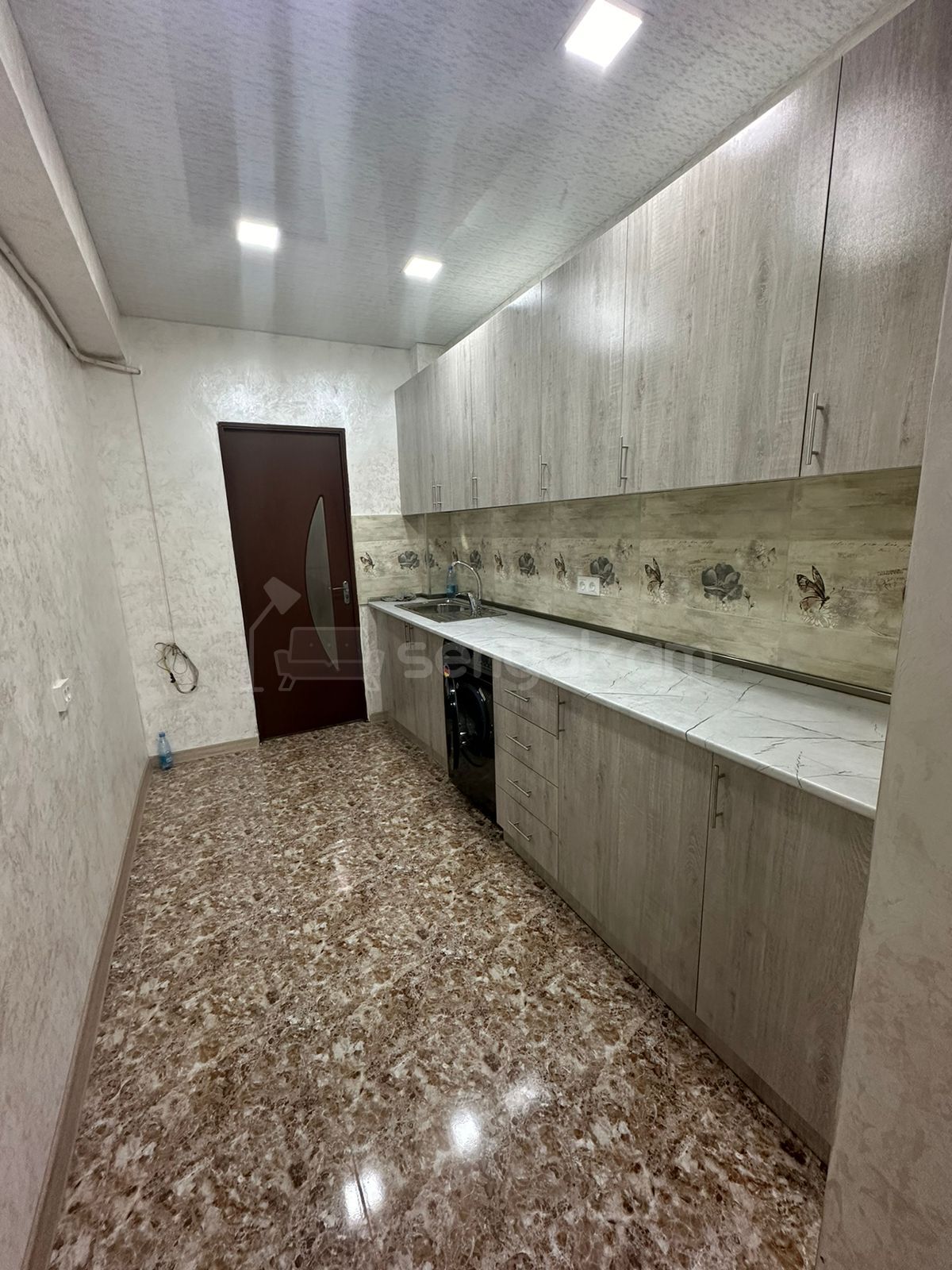 3 Սենյականոց Բնակարան, 60քմ, 2/9 հարկ, Նորմալ Վիճակում, Կահավորված