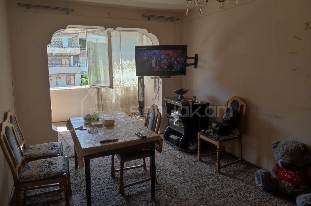3 Սենյականոց Բնակարան Քարե Շենքում, 63քմ, 4/5 հարկ, Կոսմետիկ Վերանորոգված