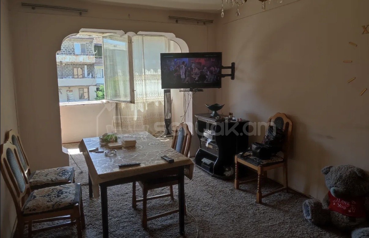 3 Սենյականոց Բնակարան Քարե Շենքում, 63քմ, 4/5 հարկ, Կոսմետիկ Վերանորոգված
