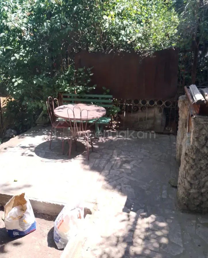 3 Սենյականոց Բնակարան Քարե Շենքում, 76քմ, 1/5 հարկ, Դիզայներական Վերանորոգված