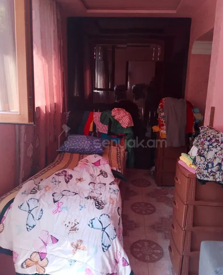 3 Սենյականոց Բնակարան Քարե Շենքում, 76քմ, 1/5 հարկ, Դիզայներական Վերանորոգված