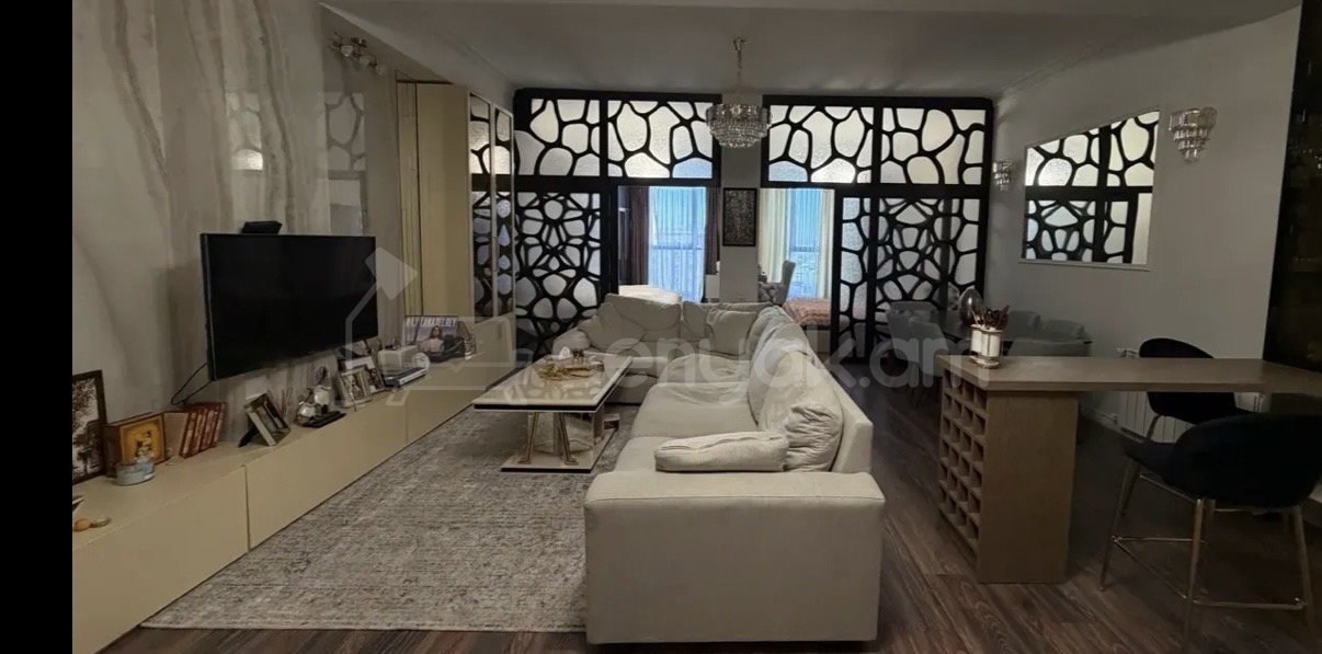 3 Սենյականոց Բնակարան Նորակառույցում, 85քմ, 8/10 հարկ, Դիզայներական Վերանորոգված, Կահավորված
