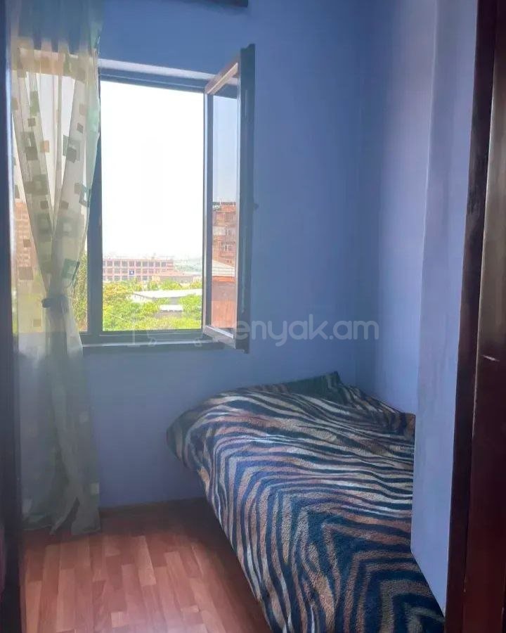 4 Սենյականոց Բնակարան Քարե Շենքում, 70քմ, 5/5 հարկ, Կոսմետիկ Վերանորոգված, Կահավորված, Արևկող