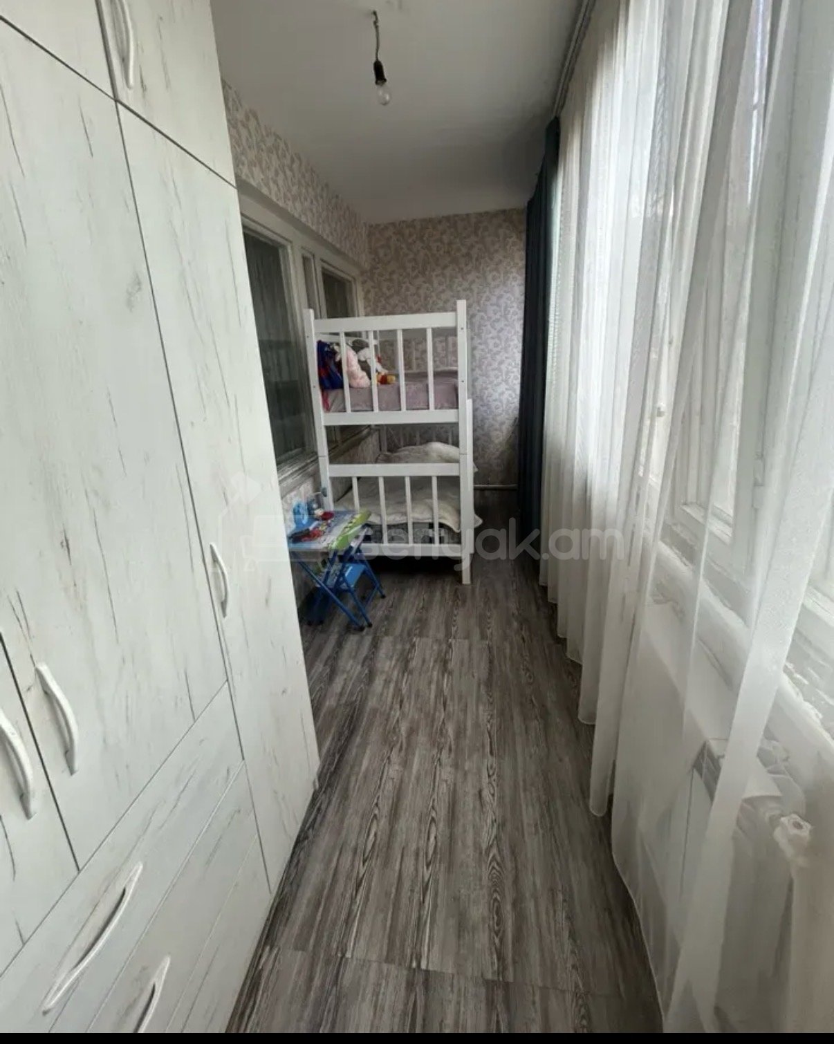 2 Սենյականոց Բնակարան Քարե Շենքում, 48քմ, 2/5 հարկ, Կոսմետիկ Վերանորոգված