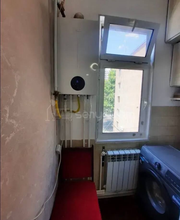 3 Սենյականոց Բնակարան Քարե Շենքում, 68քմ, 4/5 հարկ, Կոսմետիկ Վերանորոգված