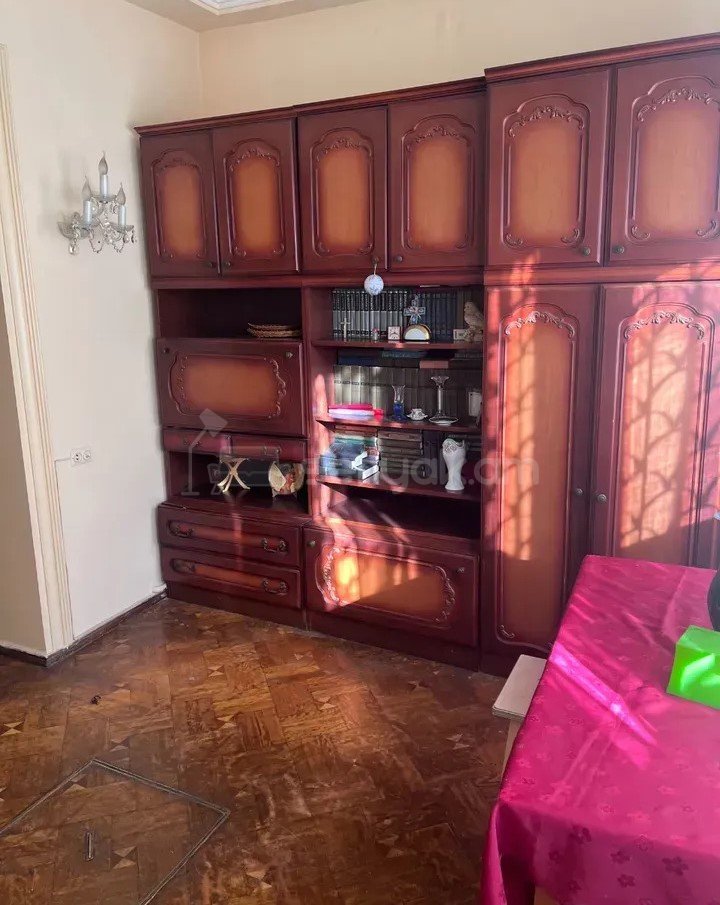 2 Սենյականոց Բնակարան Քարե Շենքում, 53քմ, 2/4 հարկ, Պետական Վիճակում