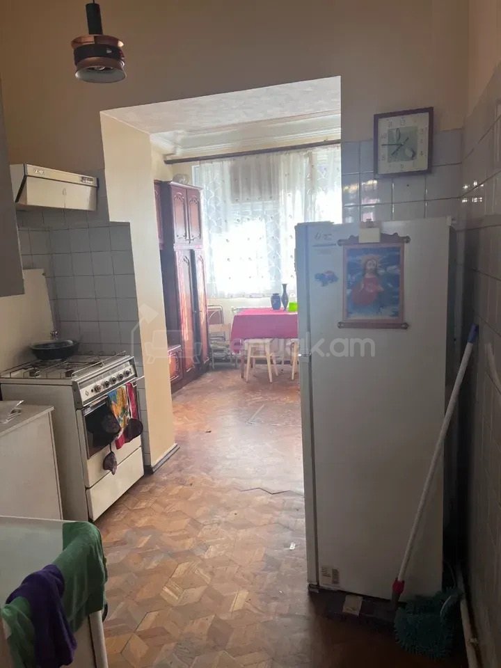 2 Սենյականոց Բնակարան Քարե Շենքում, 53քմ, 2/4 հարկ, Պետական Վիճակում