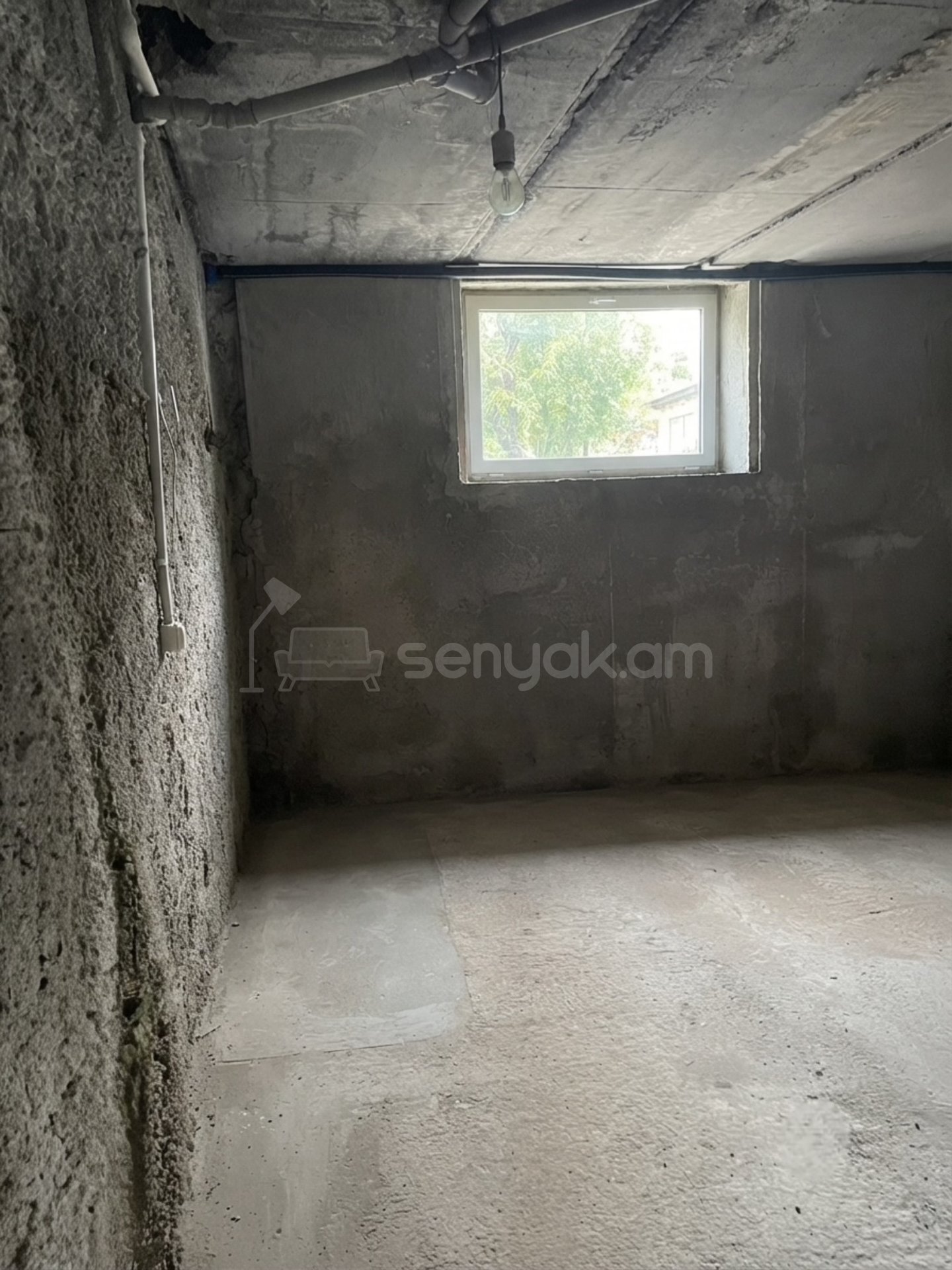 1 Սենյականոց Բնակարան Քարե Շենքում, 32քմ, 1/5 հարկ, Զրոյական Վիճակում