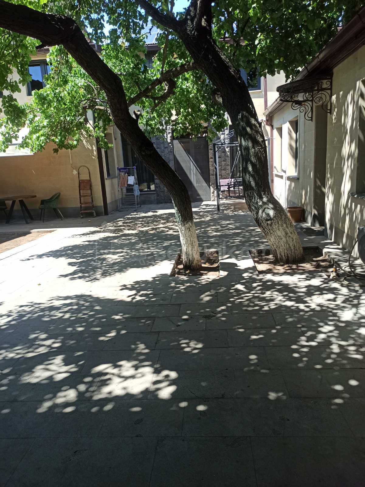 5 Սենյականոց Սեփական Տուն, 7քմ, Դիզայներական Վերանորոգված, Կահավորված, Ավտոտնակով