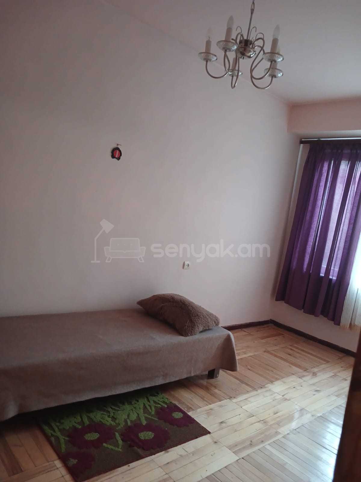 4 Սենյականոց Բնակարան, 100քմ, 2/16 հարկ, Նորմալ Վիճակում, Մասամբ Կահավորված, Արևկող