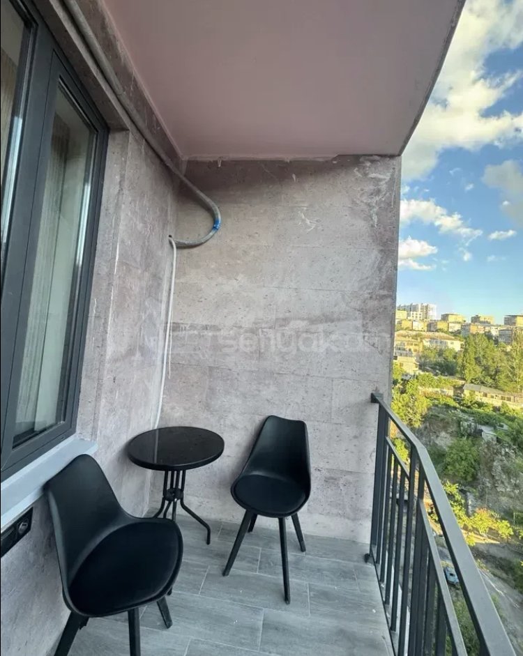 3 Սենյականոց Բնակարան Նորակառույցում, 85քմ, 14/16 հարկ, Դիզայներական Վերանորոգված, Կահավորված