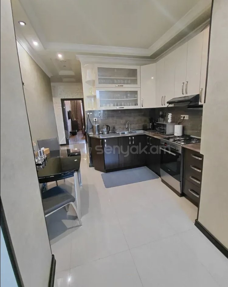 3 Սենյականոց Բնակարան Քարե Շենքում, 70քմ, 4/4 հարկ, Կոսմետիկ Վերանորոգված, Կահավորված