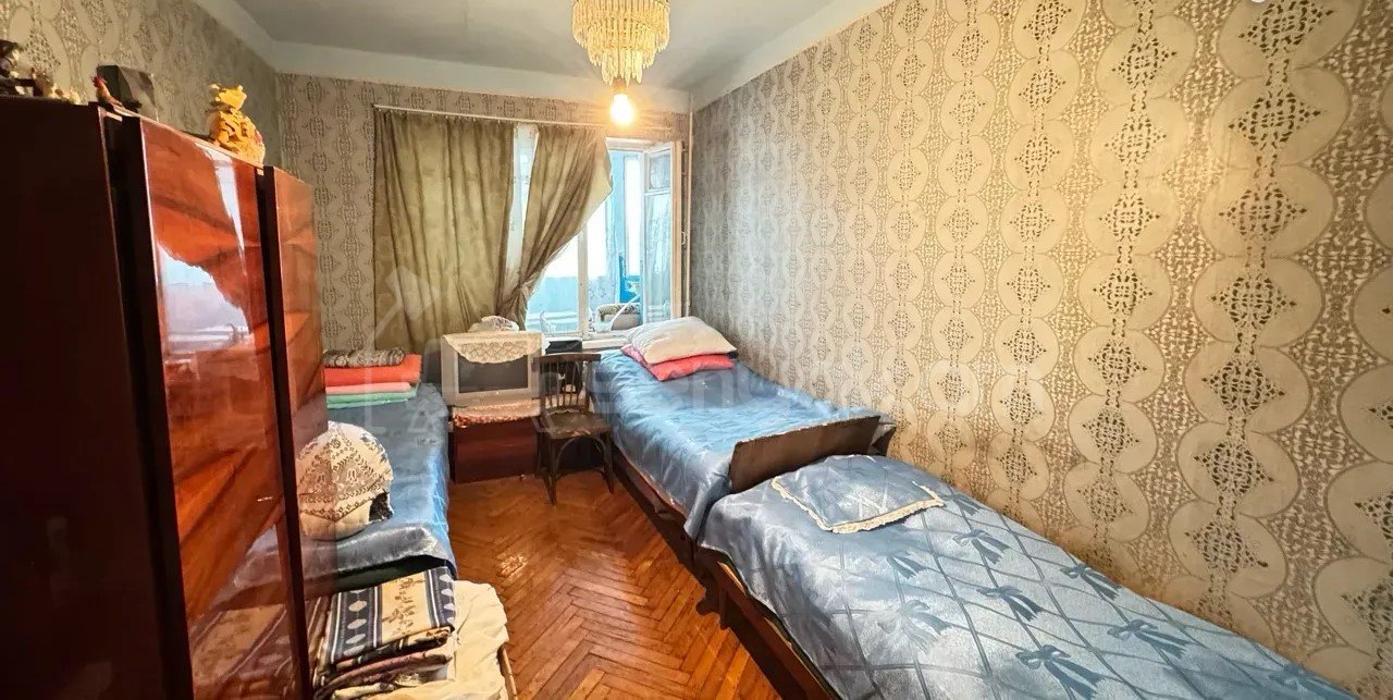 3 Սենյականոց Բնակարան Քարե Շենքում, 76քմ, 3/5 հարկ, Պետական Վիճակում