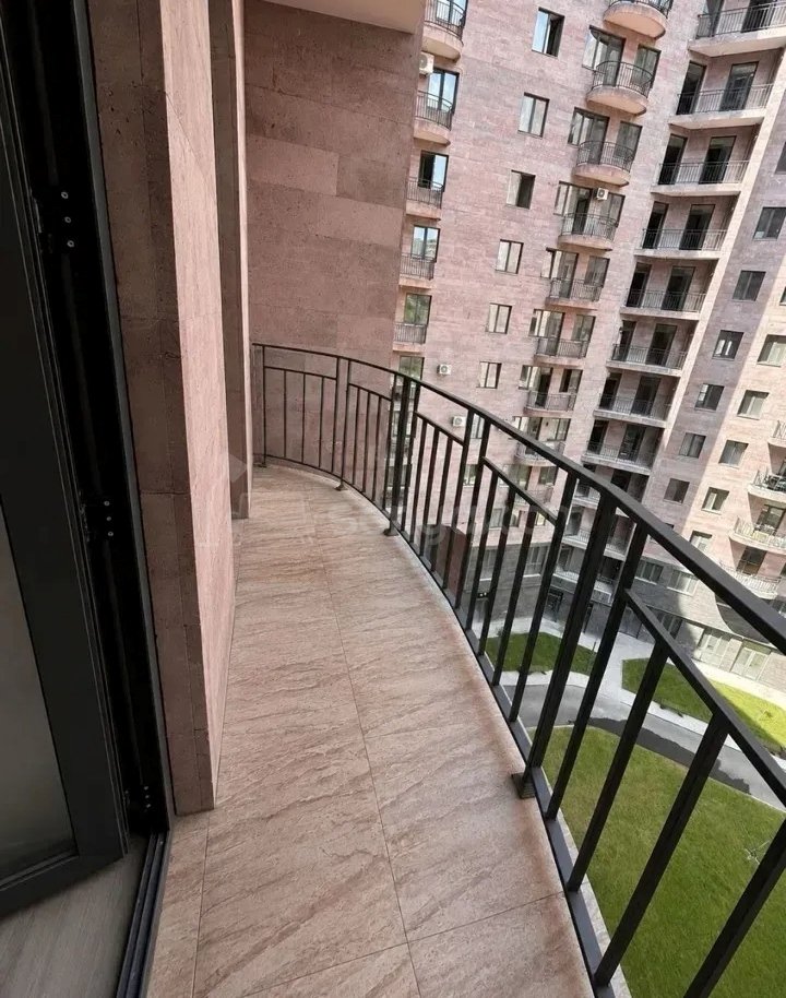 4 Սենյականոց Բնակարան Նորակառույցում, 100քմ, 7/16 հարկ, Կապիտալ Վերանորոգված