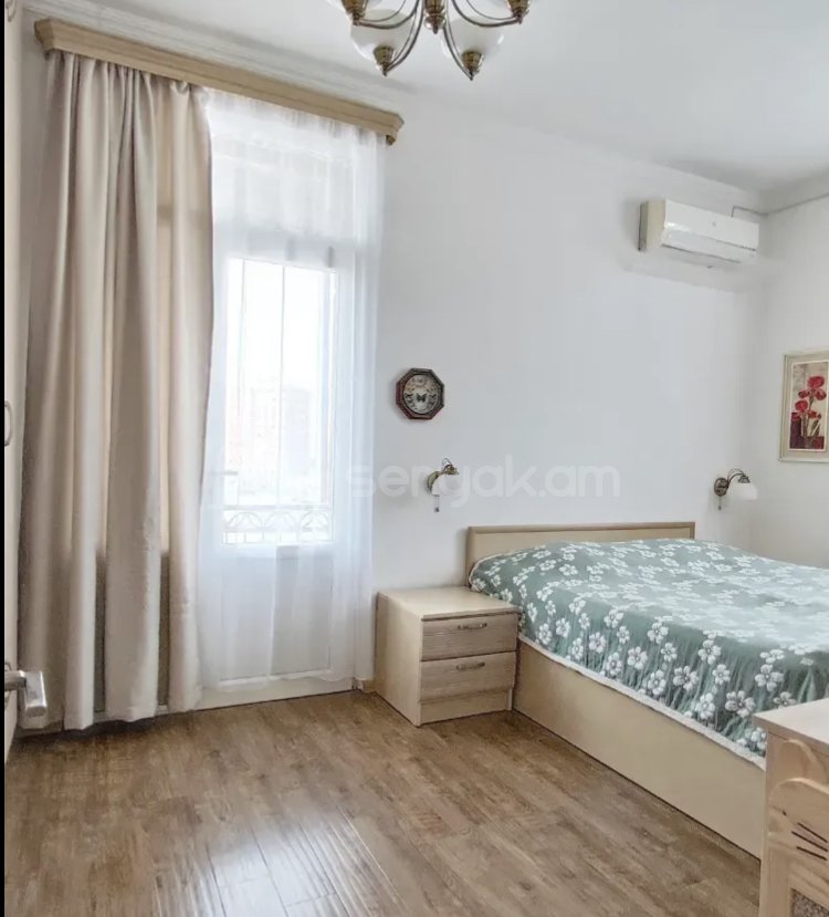 3 Սենյականոց Բնակարան Քարե Շենքում, 60քմ, 4/4 հարկ, Կապիտալ Վերանորոգված, Կահավորված, Արևկող