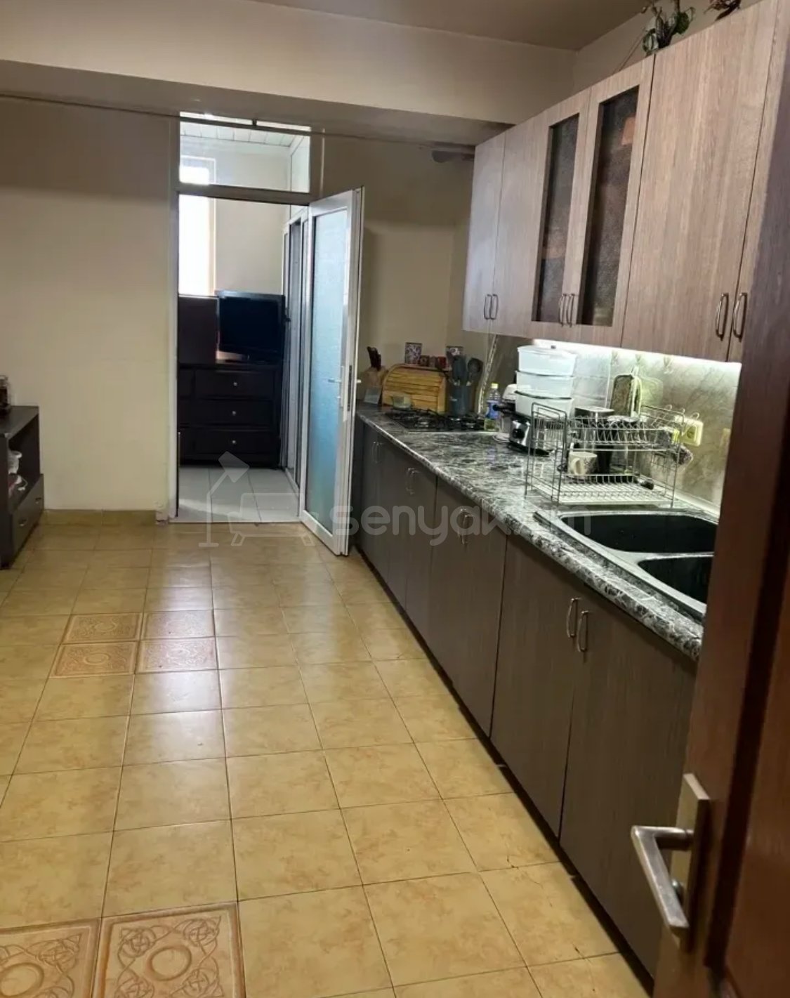 5 Սենյականոց Բնակարան, 120քմ, 1/14 հարկ, Կապիտալ Վերանորոգված