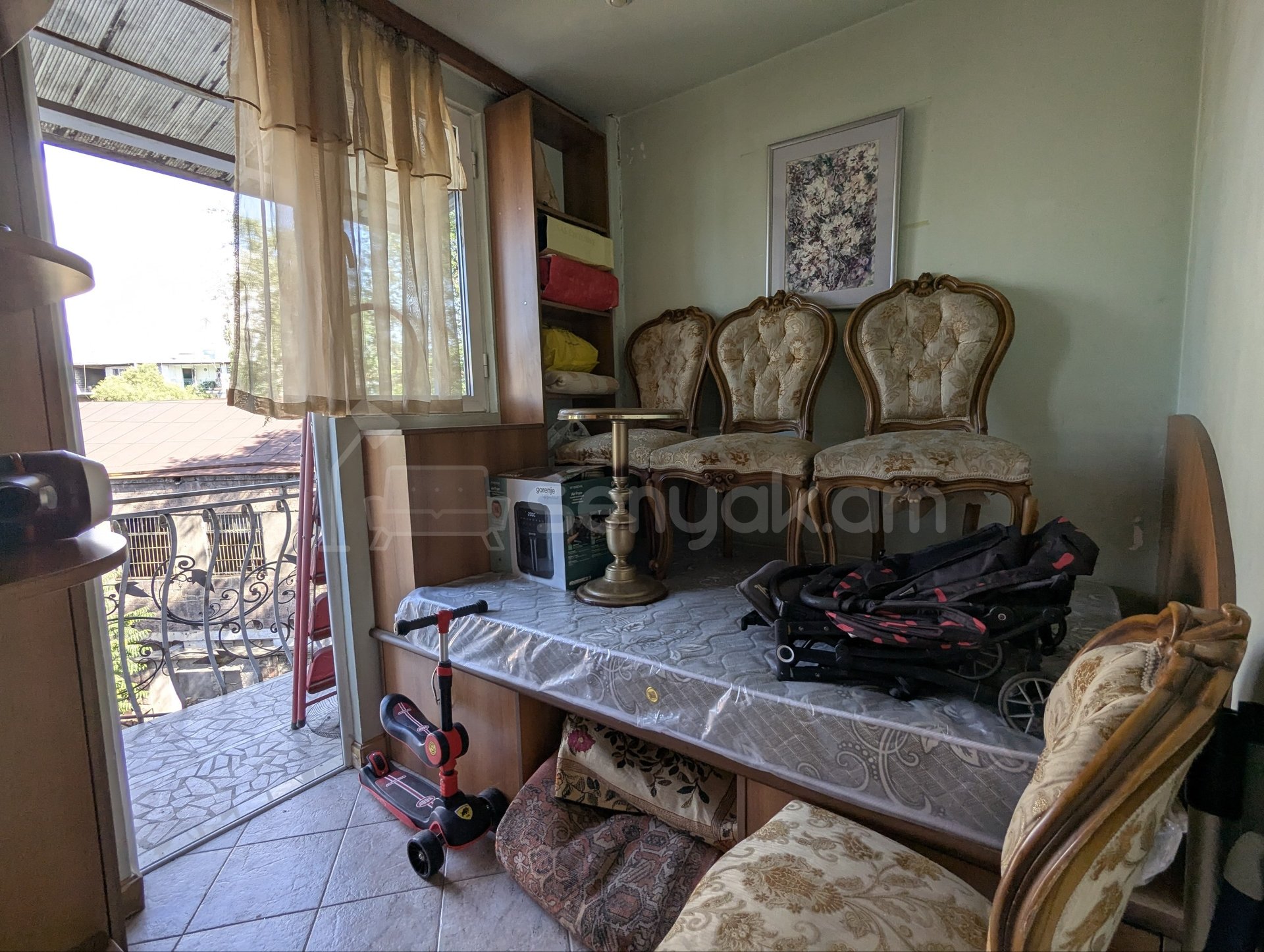 3 Սենյականոց Բնակարան Քարե Շենքում, 66քմ, 3/5 հարկ, Նորմալ Վիճակում