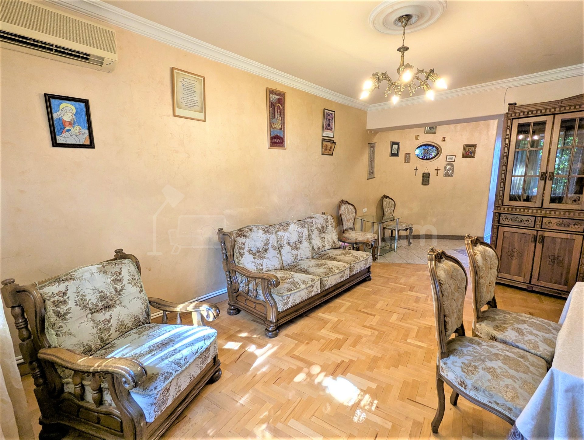 3 Սենյականոց Բնակարան Քարե Շենքում, 66քմ, 3/5 հարկ, Նորմալ Վիճակում