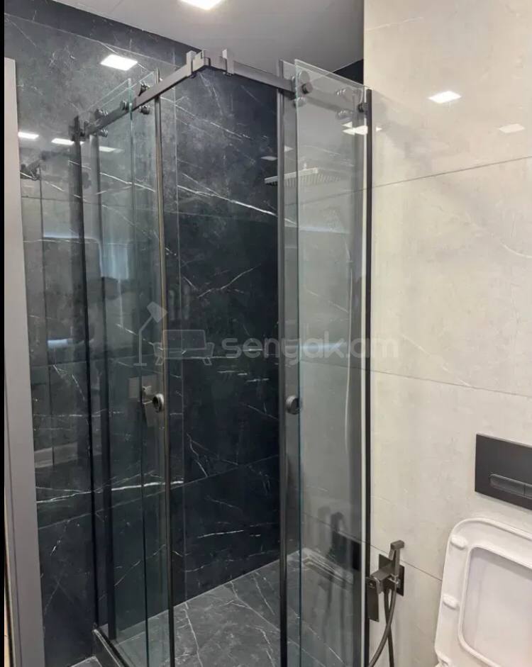 3 Սենյականոց Բնակարան Նորակառույցում, 85քմ, 14/16 հարկ, Դիզայներական Վերանորոգված, Կահավորված