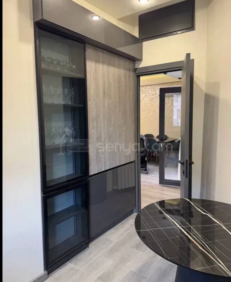 3 Սենյականոց Բնակարան Նորակառույցում, 85քմ, 14/16 հարկ, Դիզայներական Վերանորոգված, Կահավորված