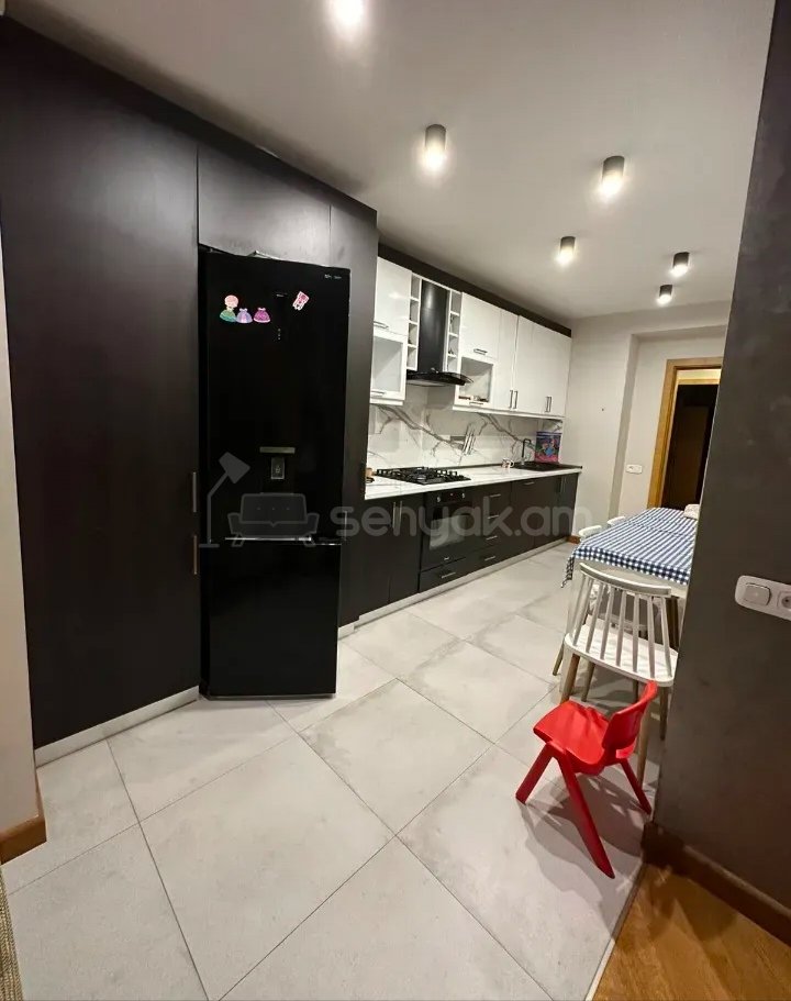4 Սենյականոց Բնակարան, 90քմ, 7/9 հարկ, Կապիտալ Վերանորոգված, Կահավորված