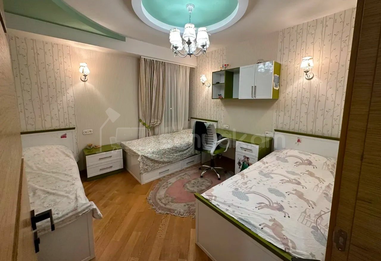 4 Սենյականոց Բնակարան, 90քմ, 7/9 հարկ, Կապիտալ Վերանորոգված, Կահավորված