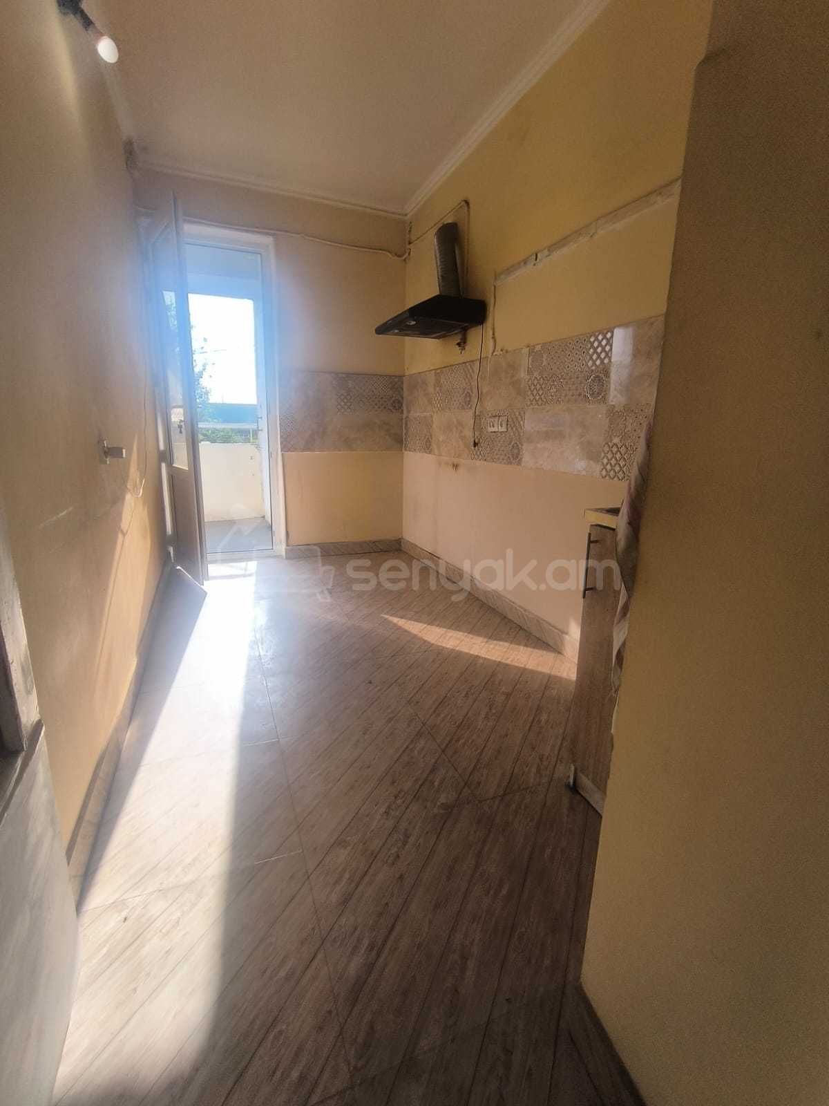3 Սենյականոց Բնակարան, 68քմ, 2/9 հարկ, Պետական Վիճակում