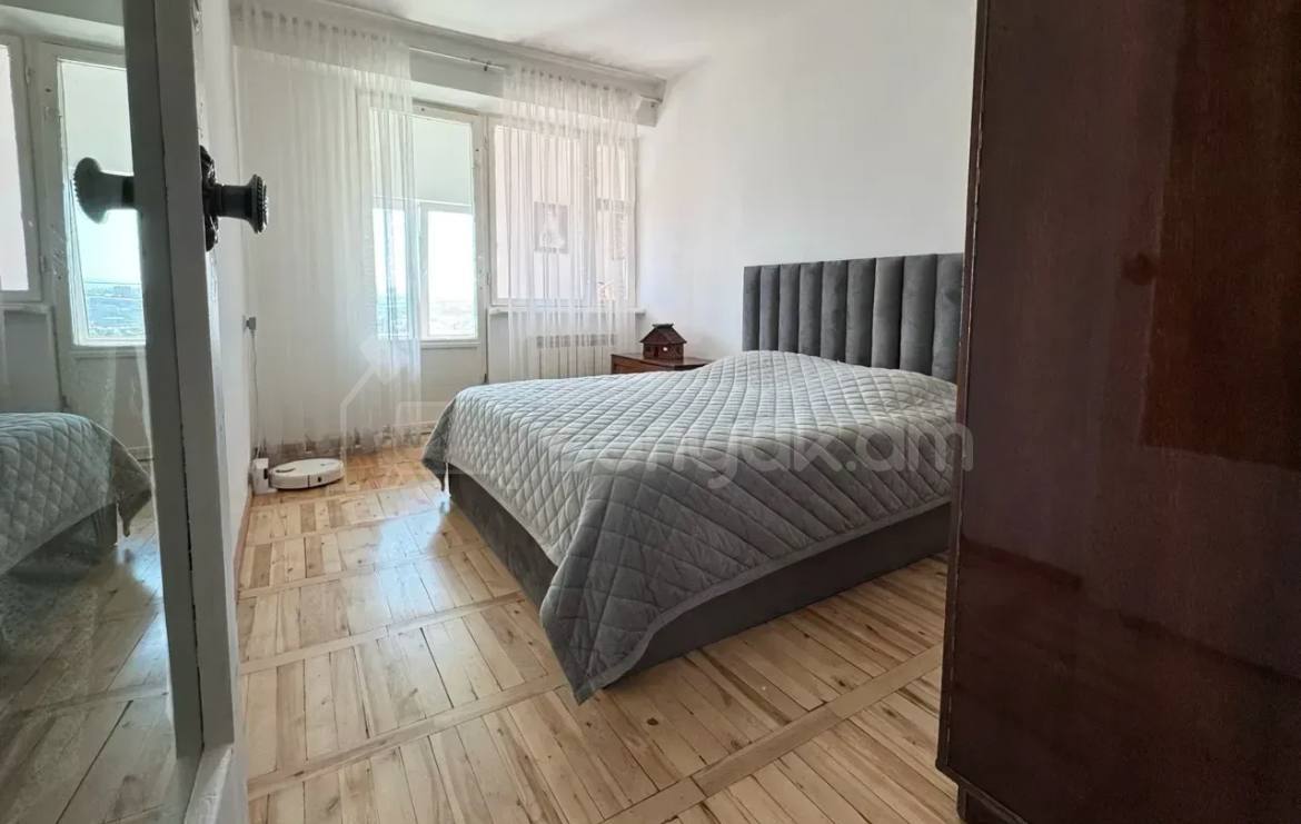 3 Սենյականոց Բնակարան, 94քմ, 9/10 հարկ, Կոսմետիկ Վերանորոգված, Կահավորված