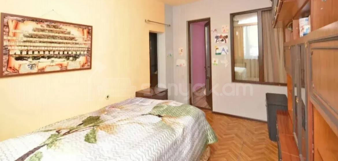 4 Սենյականոց Բնակարան Քարե Շենքում, 125քմ, 2/5 հարկ, Կապիտալ Վերանորոգված