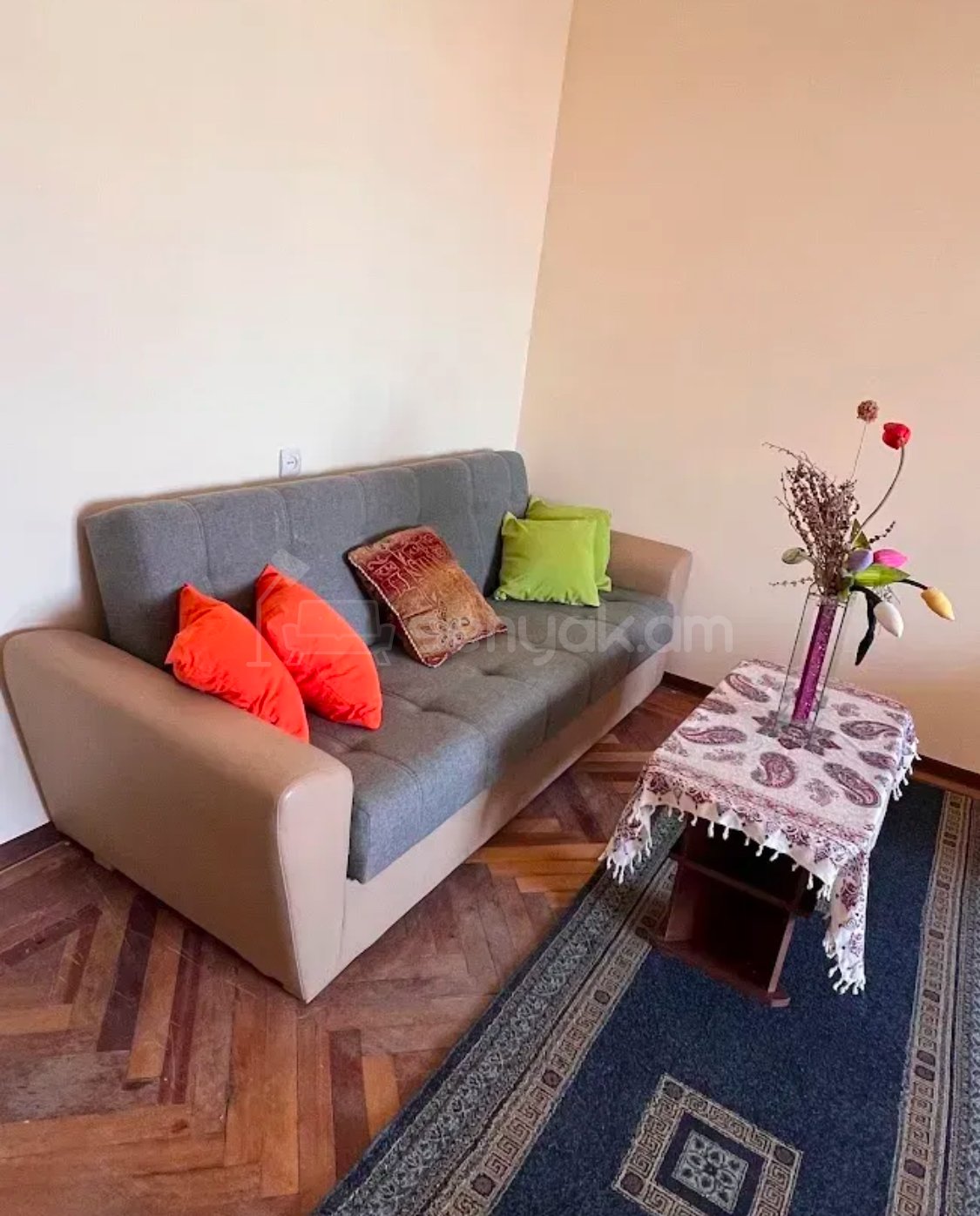 1 Սենյականոց Բնակարան Քարե Շենքում, 45քմ, 4/5 հարկ, Նորմալ Վիճակում, Կահավորված