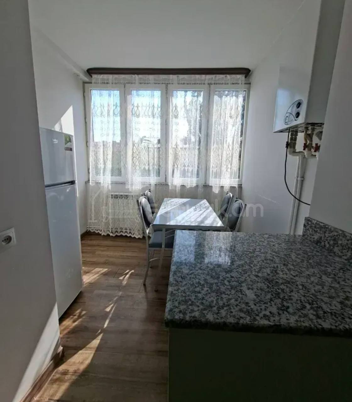 2 Սենյականոց Բնակարան Քարե Շենքում, 60քմ, 4/5 հարկ, Կապիտալ Վերանորոգված, Կահավորված