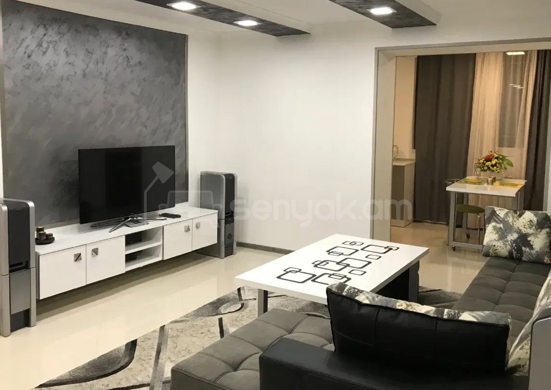 3 Սենյականոց Բնակարան Քարե Շենքում, 72քմ, 1/4 հարկ, Կապիտալ Վերանորոգված, Կահավորված, Արևկող