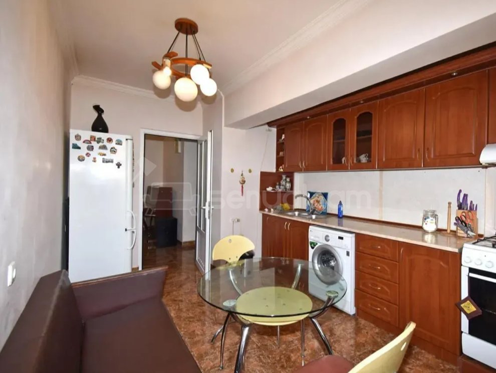 3 Սենյականոց Բնակարան, 100քմ, 6/9 հարկ, Կապիտալ Վերանորոգված, Կահավորված, Արևկող
