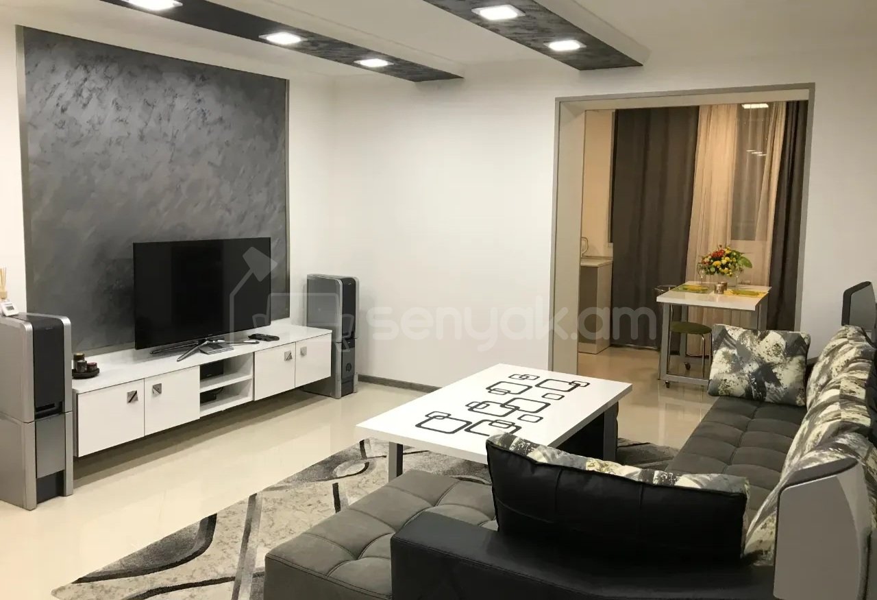 3 Սենյականոց Բնակարան Քարե Շենքում, 72քմ, 1/4 հարկ, Կապիտալ Վերանորոգված, Կահավորված