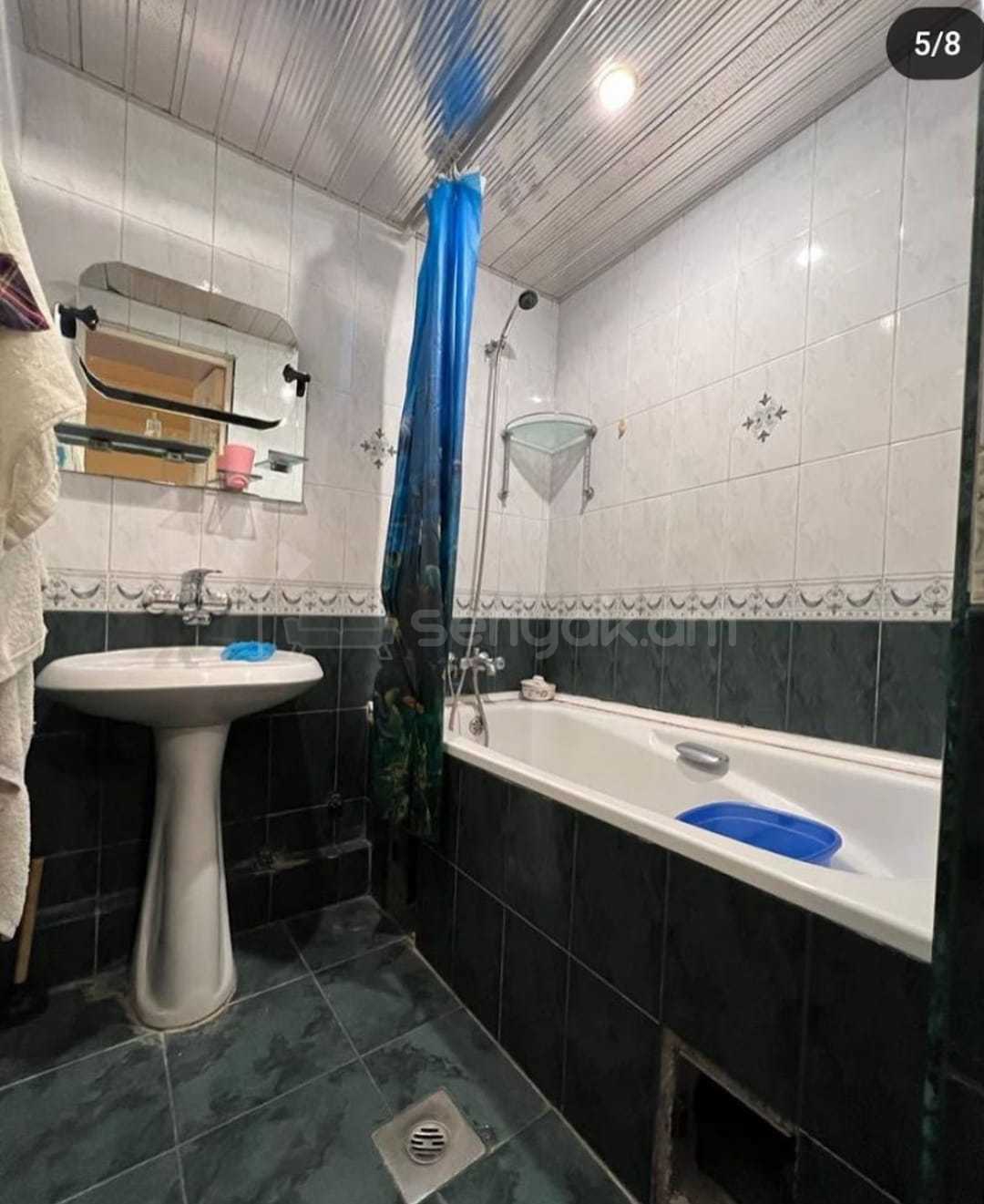 4 Սենյականոց Բնակարան Քարե Շենքում, 78քմ, 5/5 հարկ, Կապիտալ Վերանորոգված, Կահավորված, Արևկող