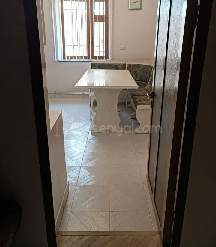 2 Սենյականոց Բնակարան Քարե Շենքում, 48քմ, 2/4 հարկ, Կապիտալ Վերանորոգված, Կահավորված, Արևկող