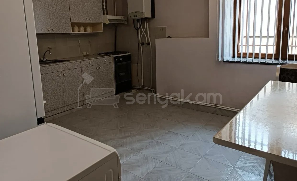 2 Սենյականոց Բնակարան Քարե Շենքում, 48քմ, 2/4 հարկ, Կապիտալ Վերանորոգված, Կահավորված, Արևկող