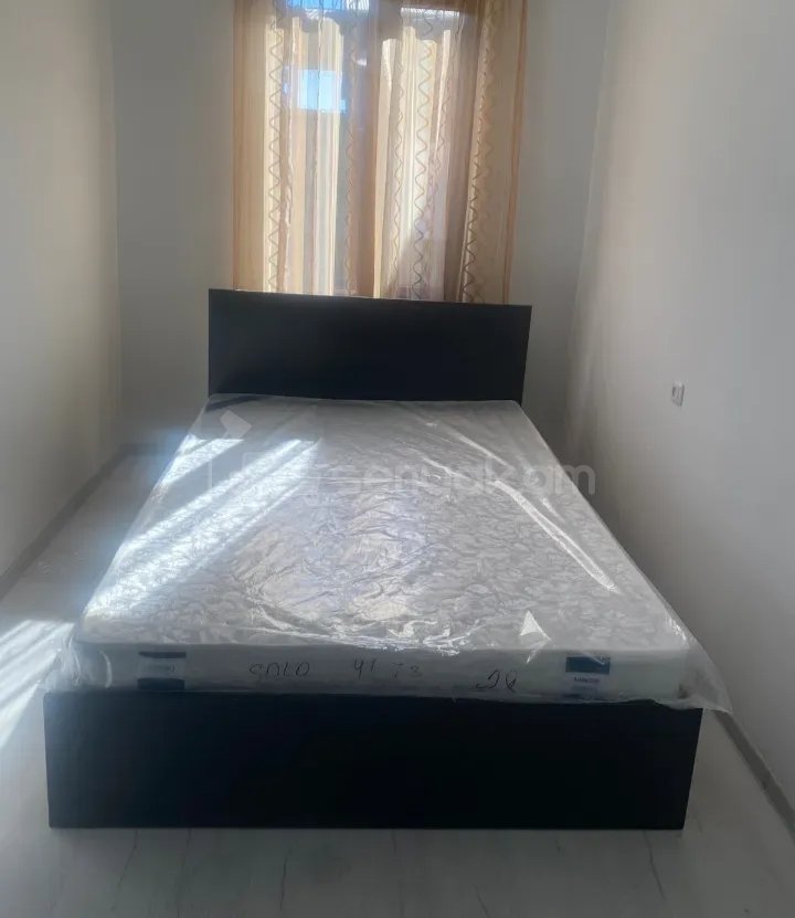 2 Սենյականոց Բնակարան Քարե Շենքում, 35քմ, 1/1 հարկ, Նորմալ Վիճակում, Կահավորված