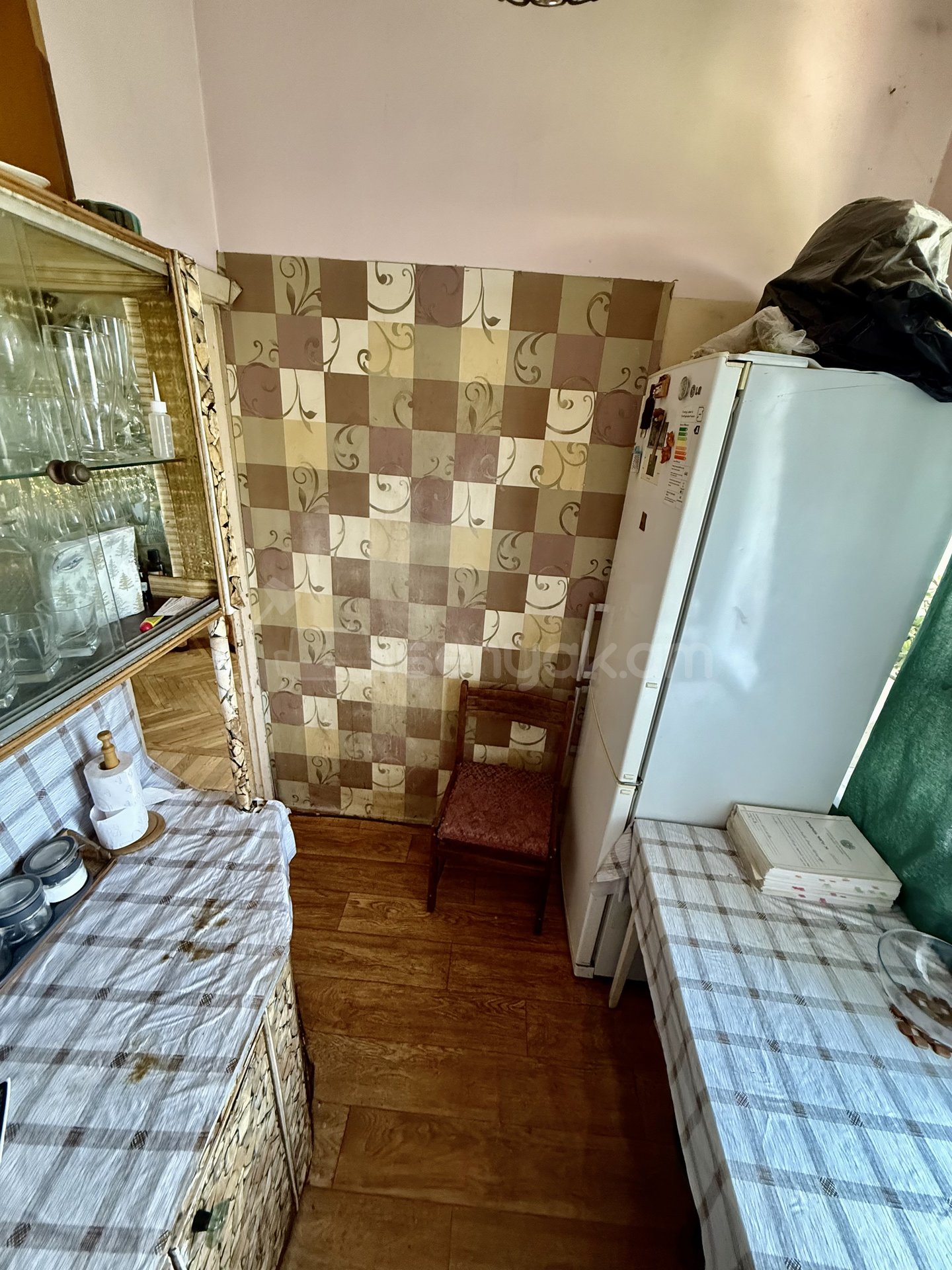1 Սենյականոց Բնակարան Քարե Շենքում, 37քմ, 5/5 հարկ, Պետական Վիճակում