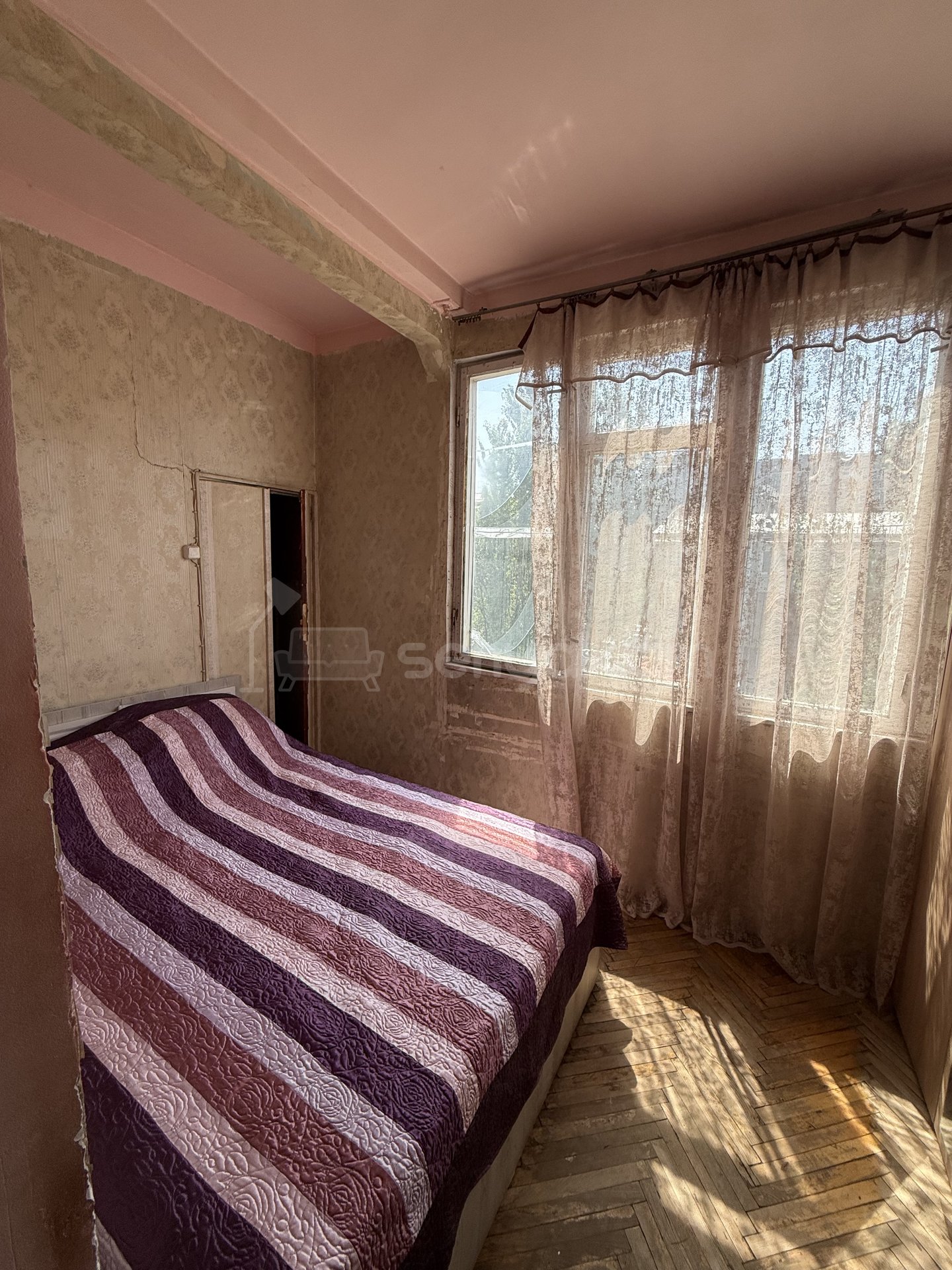 1 Սենյականոց Բնակարան Քարե Շենքում, 37քմ, 5/5 հարկ, Պետական Վիճակում