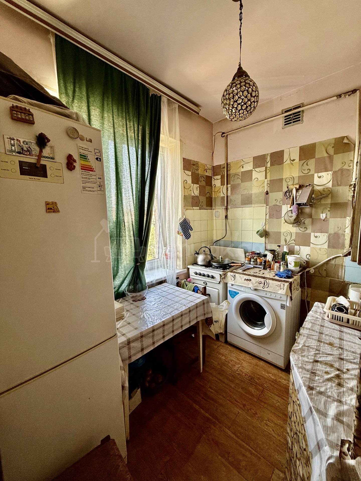 1 Սենյականոց Բնակարան Քարե Շենքում, 37քմ, 5/5 հարկ, Պետական Վիճակում