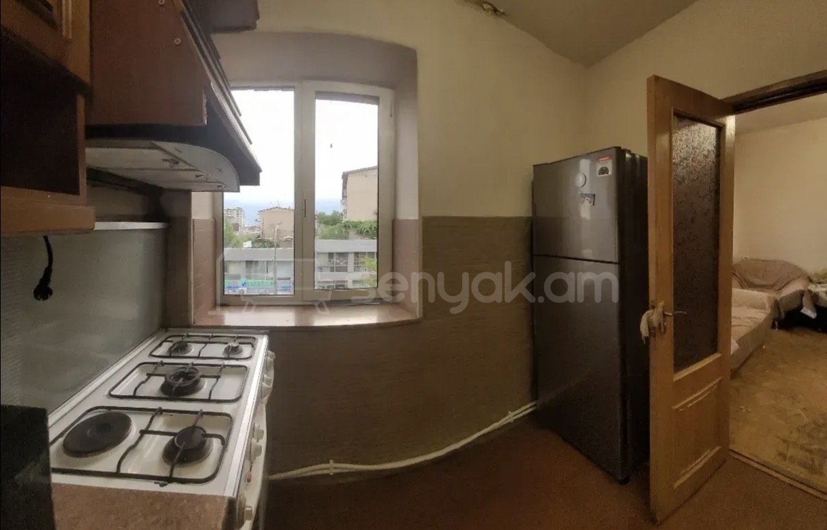 4 Սենյականոց Բնակարան Քարե Շենքում, 109քմ, 3/5 հարկ, Կապիտալ Վերանորոգված