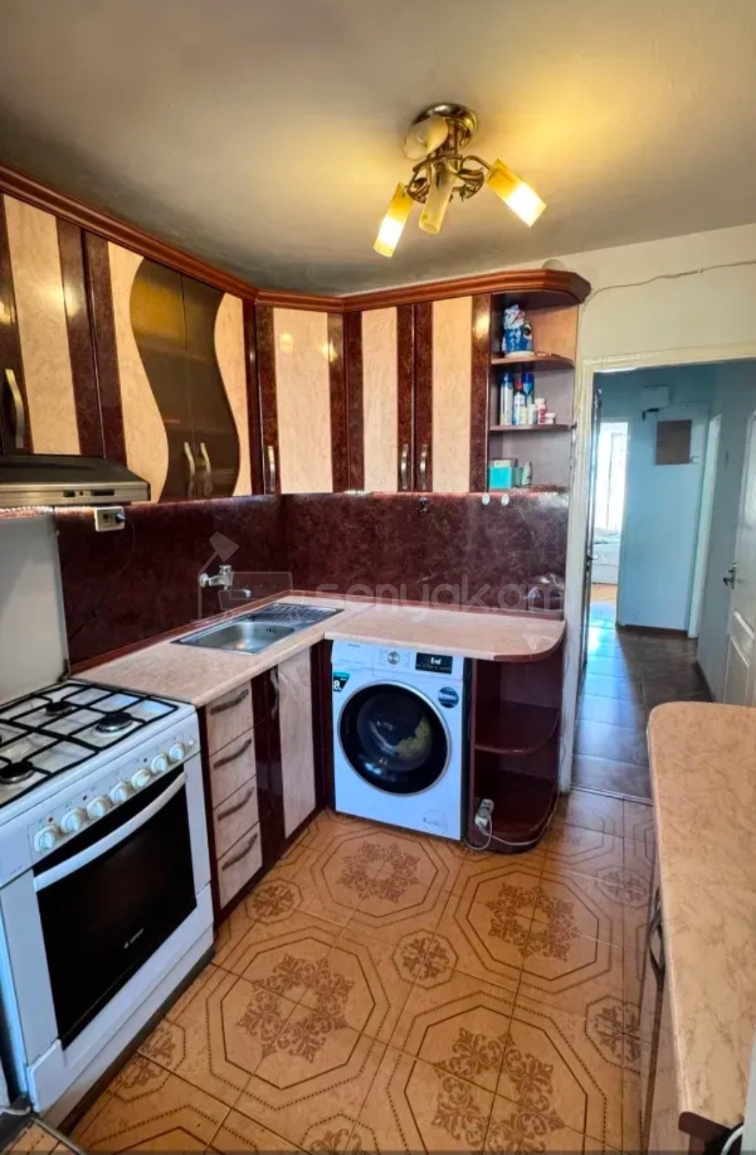 4 Սենյականոց Բնակարան Քարե Շենքում, 78քմ, 3/4 հարկ, Նորմալ Վիճակում