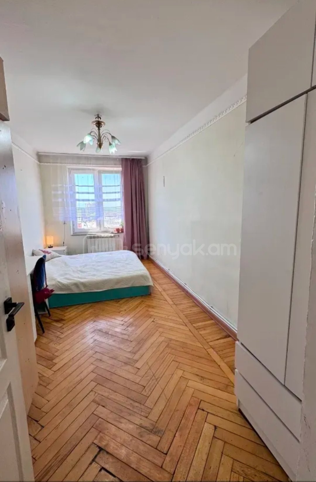 4 Սենյականոց Բնակարան Քարե Շենքում, 78քմ, 3/4 հարկ, Նորմալ Վիճակում